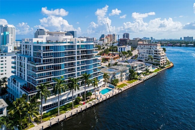 Foto del edificio - 715 Bayshore Dr