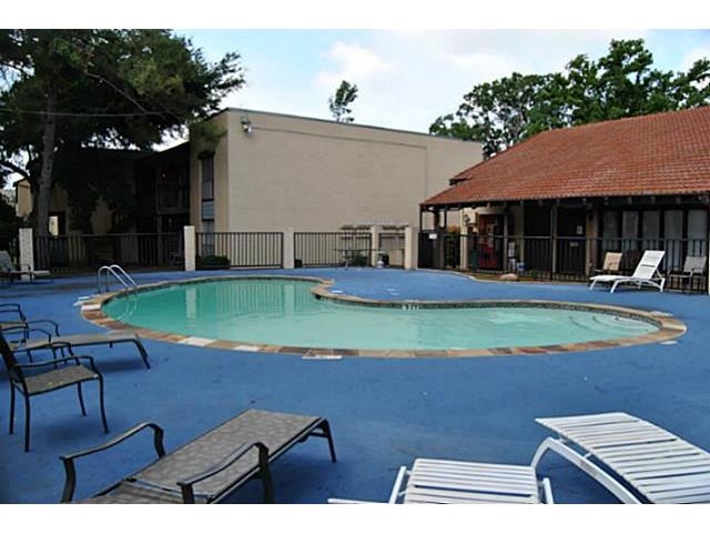 Piscina - Spanish Oaks Apartments