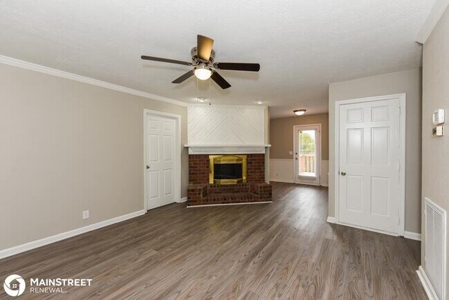 Building Photo - 209 Township Dr, Hendersonville, TN 37075