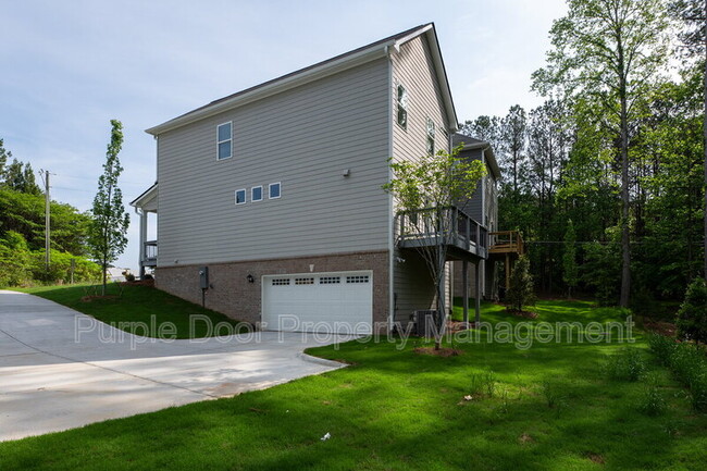 Building Photo - 1672 Eagle Dr