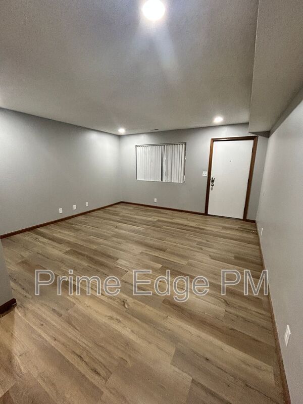 Foto del edificio - 4621 Prescott Ave