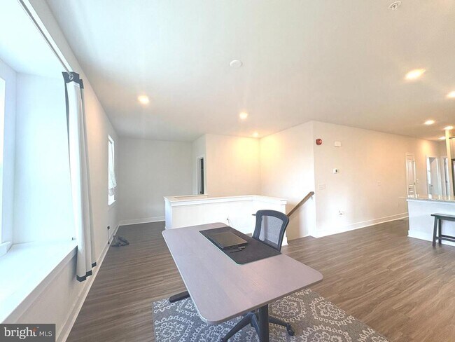 Building Photo - 135A Annapolis St