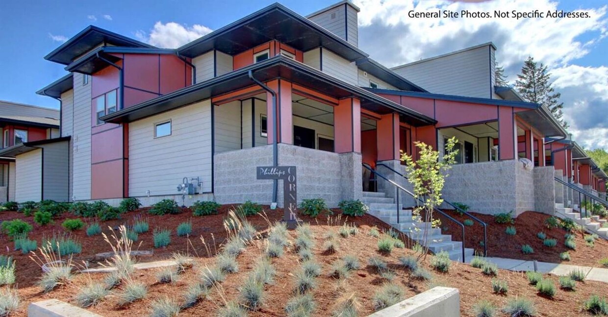 Foto del edificio - Beautiful & newer 3bd/2baths townhome conv...