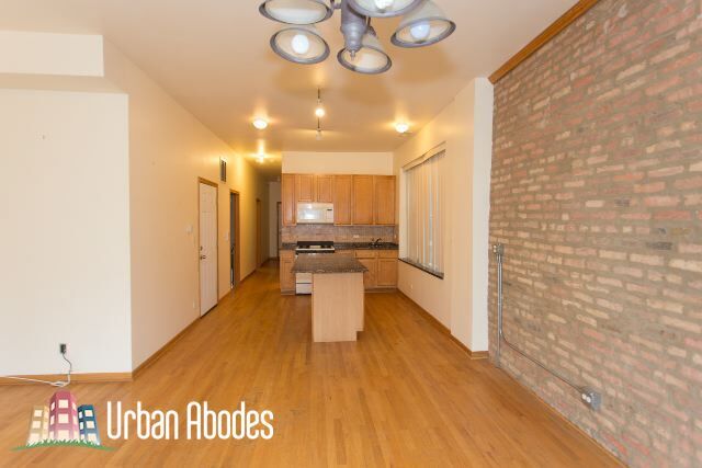 Primary Photo - 2138 W Chicago Ave