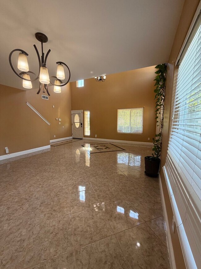 Foto del edificio - 6253 E Hampton Way