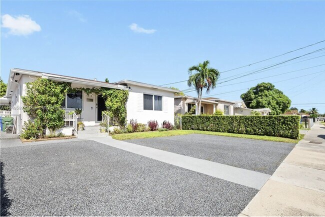Foto del edificio - 5819 SW 4th St