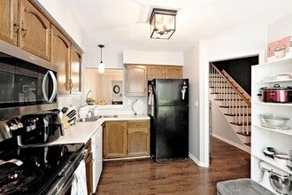 Building Photo - 3269 Gateway Cir