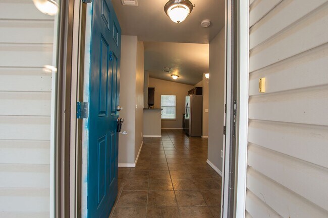 Foto del edificio - Beautiful 3 Bed 2 Bath Home in Moore School District!