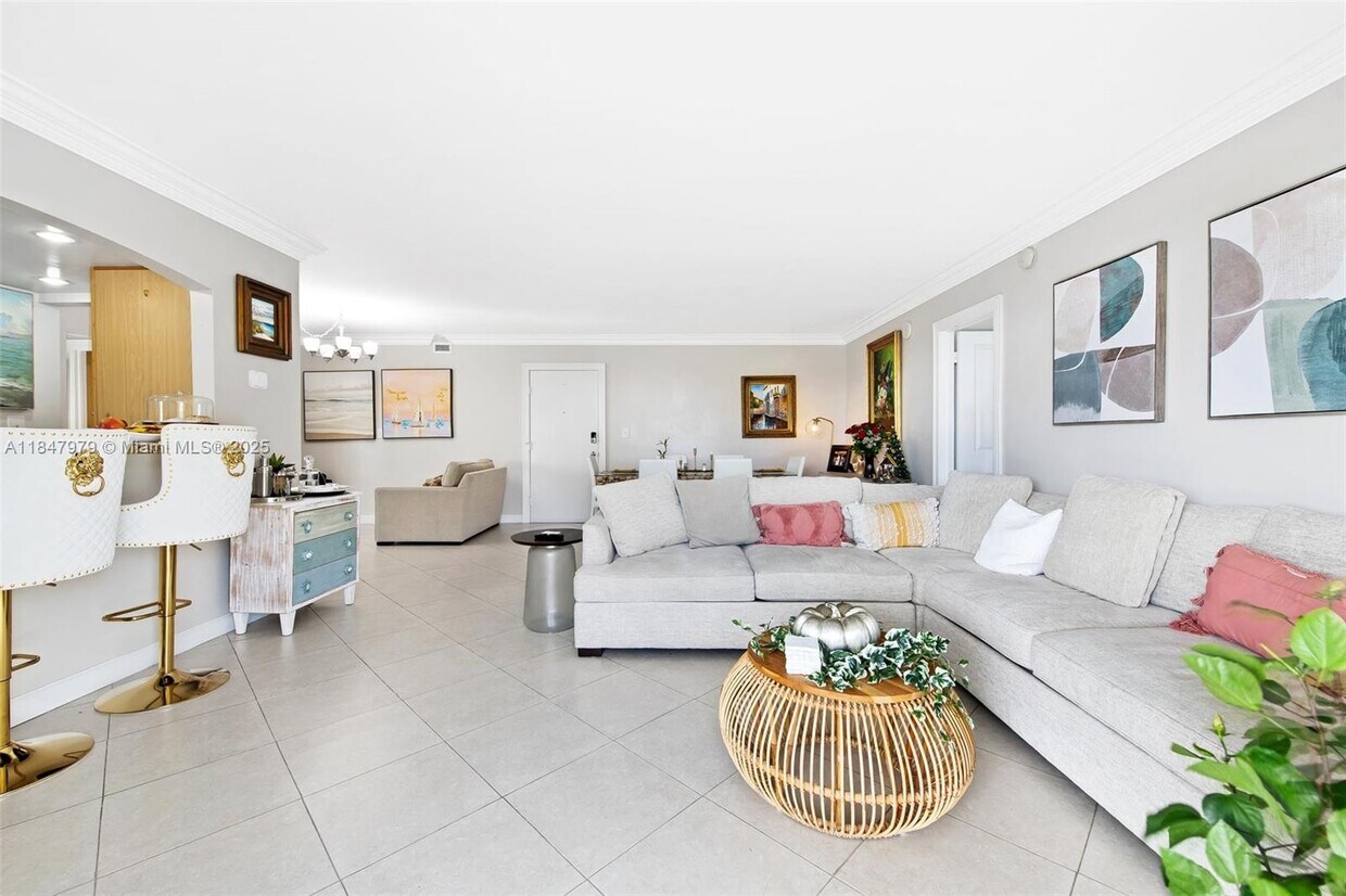 Foto principal - 2715 N Ocean Blvd