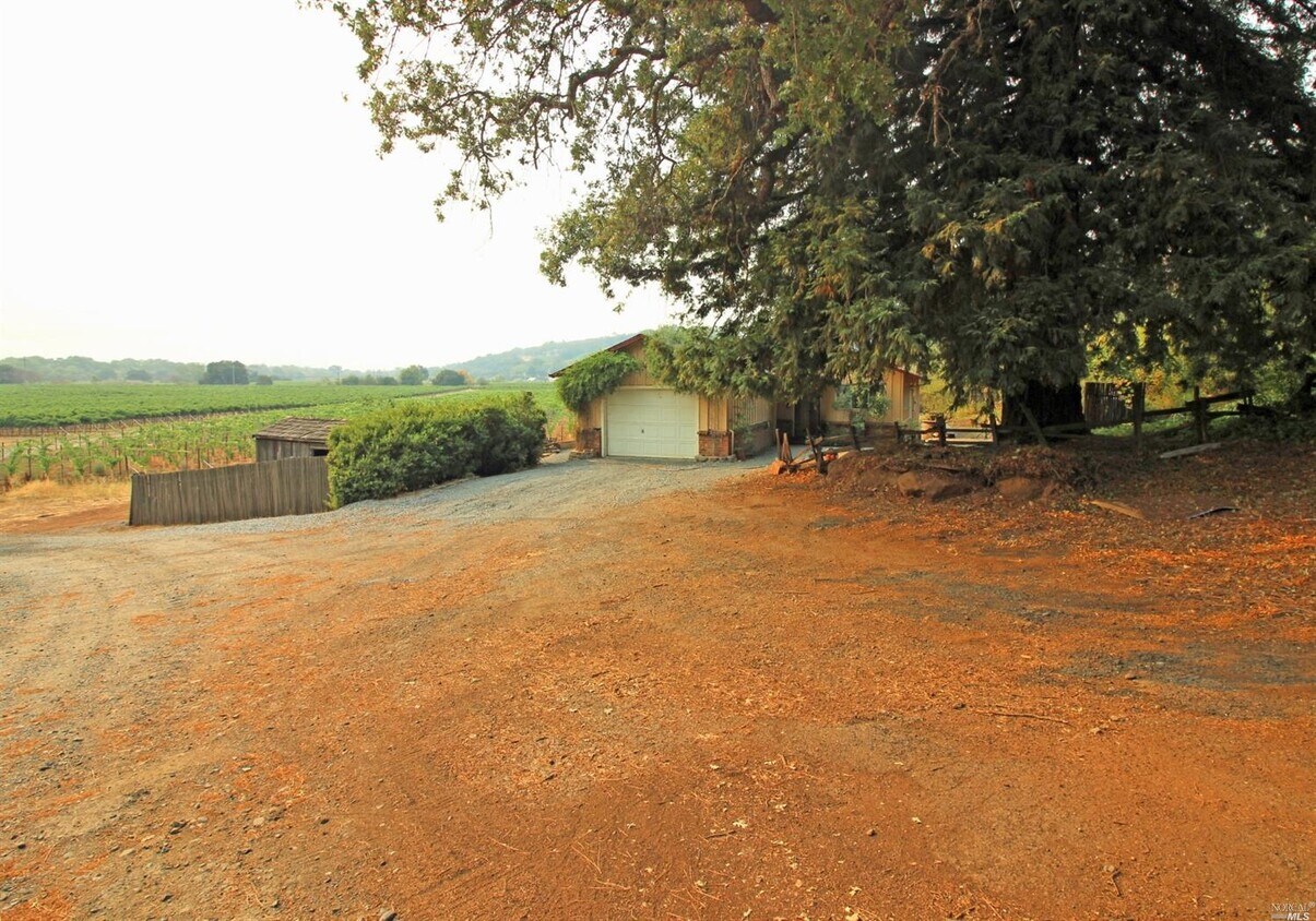 Primary Photo - 22565 River Rd