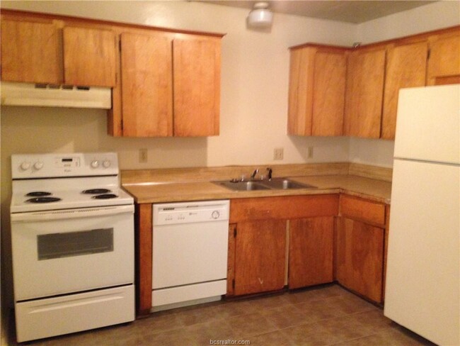 Foto del edificio - 2702 Sprucewood St