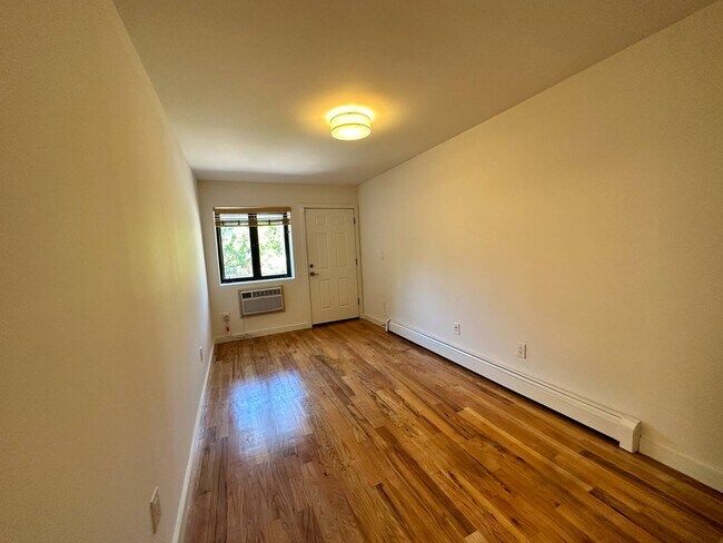 Building Photo - 41 Wolcott St