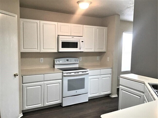 Foto del edificio - 9530 Belleclaire Ln