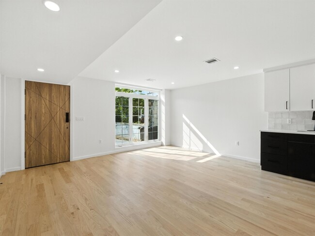 Foto del edificio - 390 Webster Ave