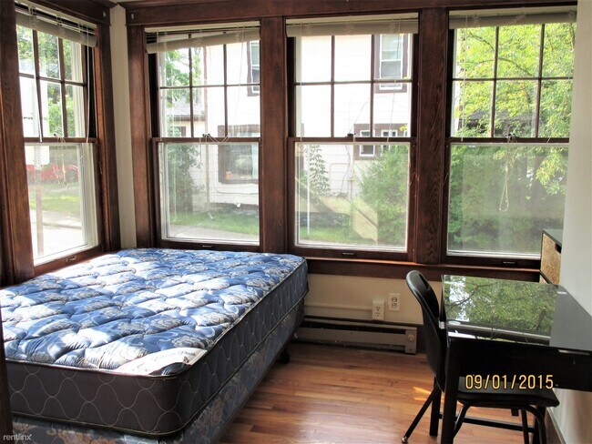 Building Photo - 6 br, 3 bath House - 711 S Division St 711...