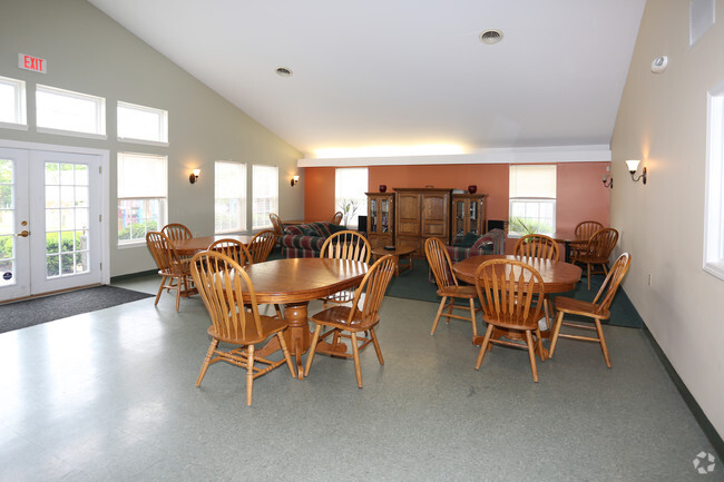 Community Room - Evergreen Hills Apartments