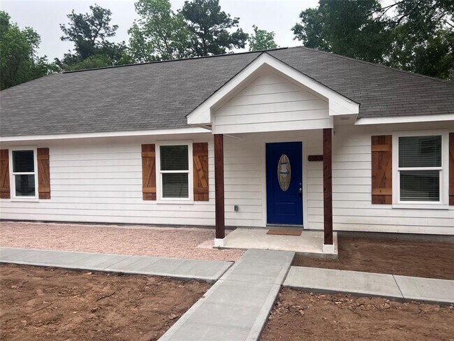 Building Photo - 15530 Towerwood Dr