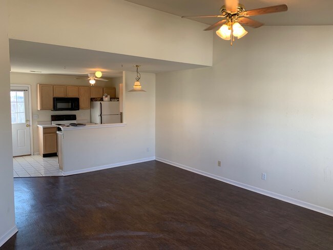 Building Photo - 1631 High Quest Cir