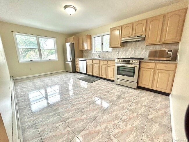 Building Photo - 254 Mile Square Rd