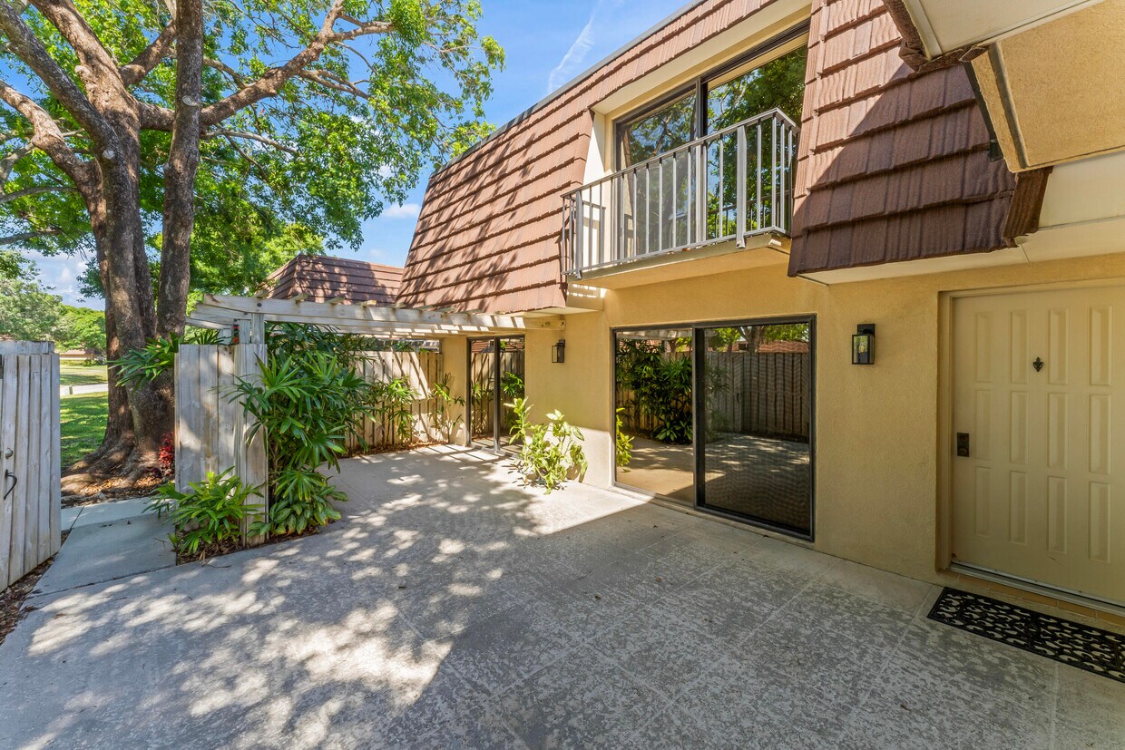 Primary Photo - 1204 12th Ln