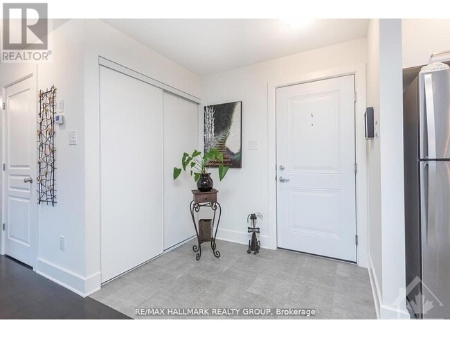 Building Photo - 340 Tribeca Private