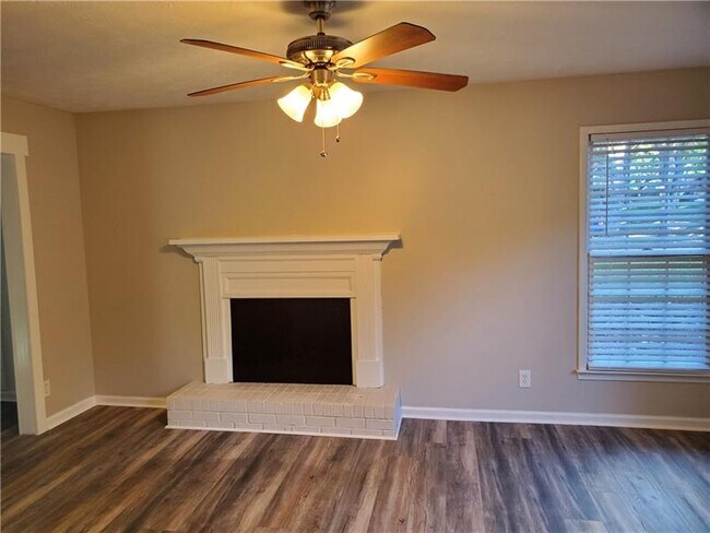 Building Photo - 250 Cedar Mill Ln