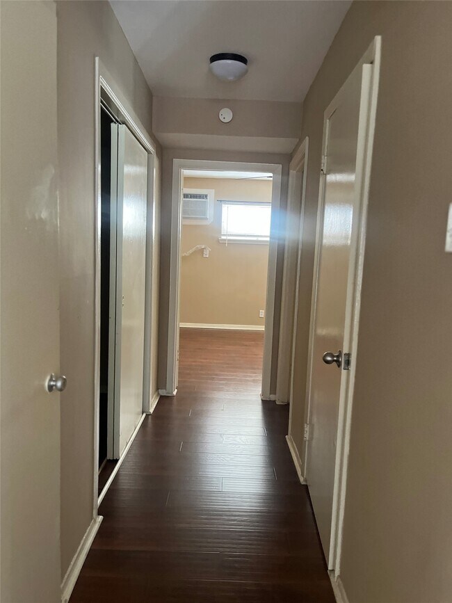 Foto del edificio - 1204 St Joseph St