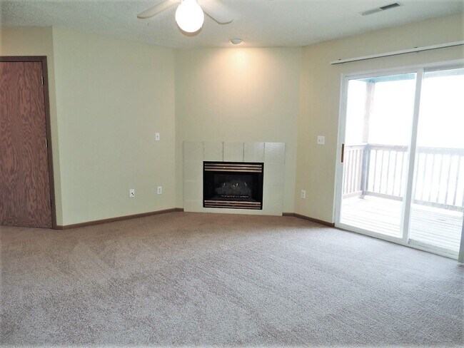 Building Photo - $1,025 | 2 Bedroom, 1 Bathroom Condo | Pet...