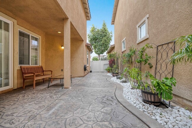 Building Photo - 1224 Los Olivos Street