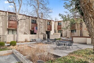 Building Photo - 1060 S Parker Rd