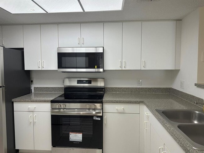 Building Photo - 5001 Wiles Rd