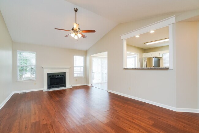 Foto del edificio - 1019 Cedar Creek Village Rd