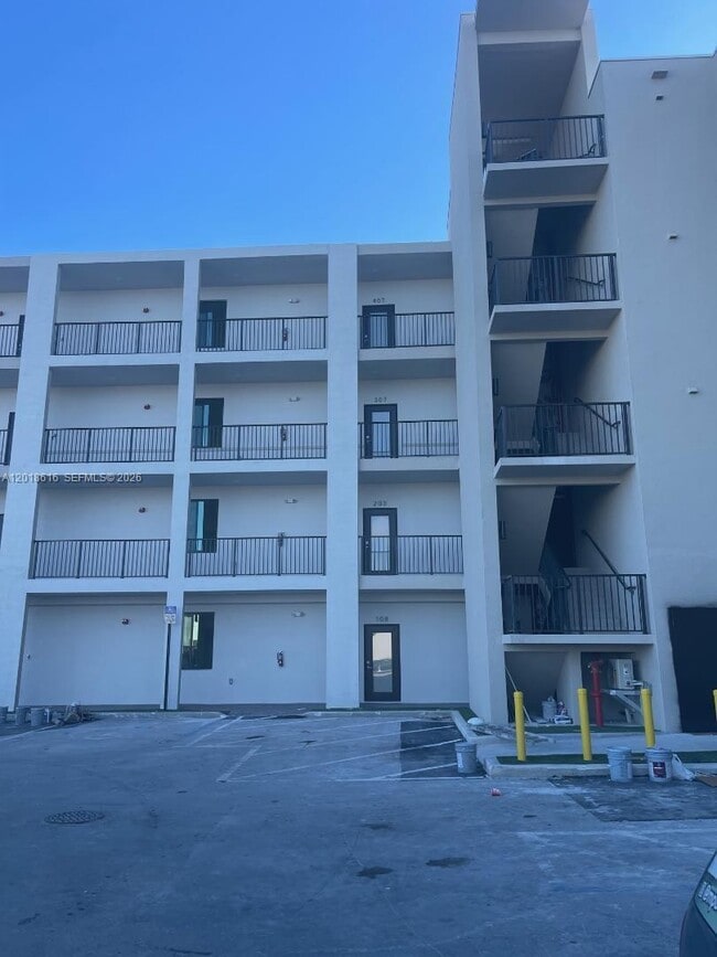 Building Photo - 8167 NW 41st St