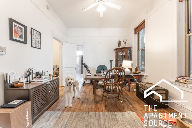 Foto del edificio - 2137 N Sheffield Ave