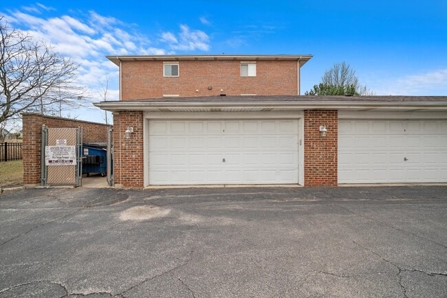 Building Photo - 941 N Swift Rd