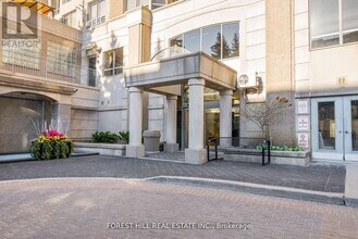 Building Photo - 5418 Yonge St