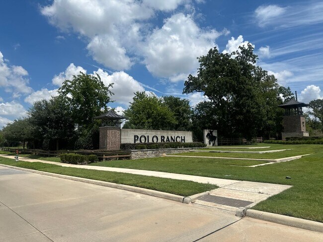Building Photo - For Lease | 3 Bed, 2 Bath | 1,487 Sq Ft | ...