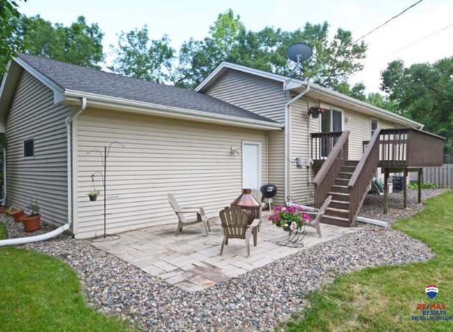 Building Photo - Must-See 4BR 2BA home in New Hope!