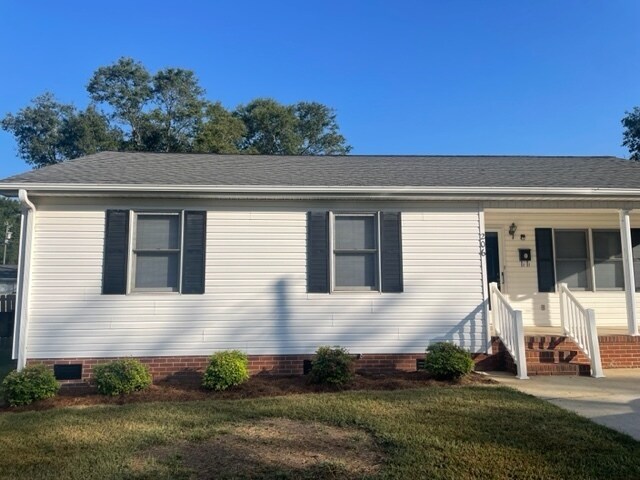 Primary Photo - Remodeled Home in Downtown Simpsonville