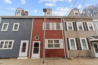 Building Photo - 62 Bolton St