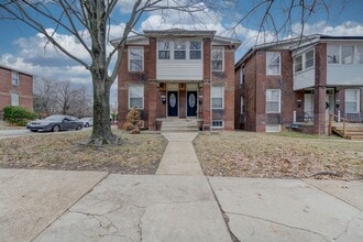 Building Photo - 1300 McCausland Ave