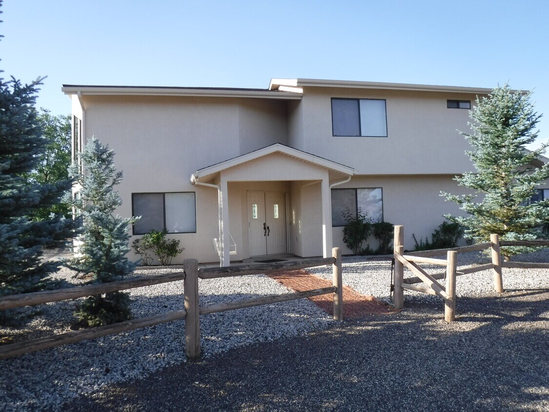 Primary Photo - 1377 W Homestead Dr W