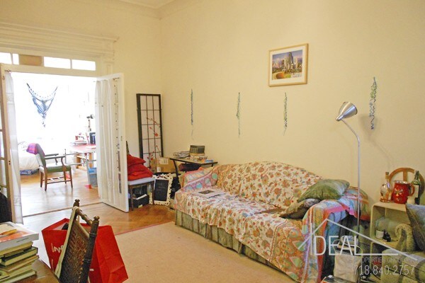 Primary Photo - 111 Montague St