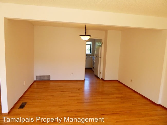 Building Photo - 3 Cheda Knolls Dr