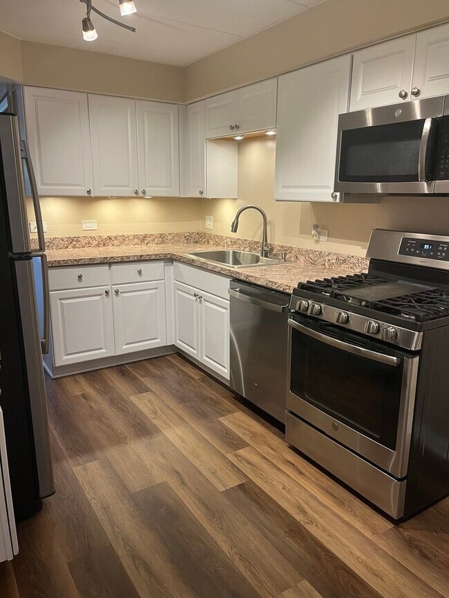 Foto del edificio - 3179 W 115th St