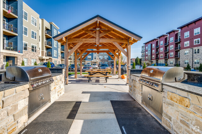 Grilling Stations - The Element Apartments