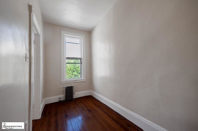 Building Photo - 328 19th Street