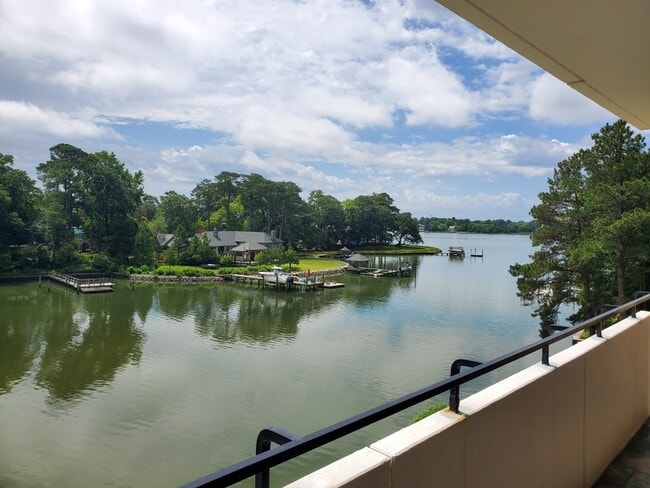 Building Photo - 7320 Glenroie Ave