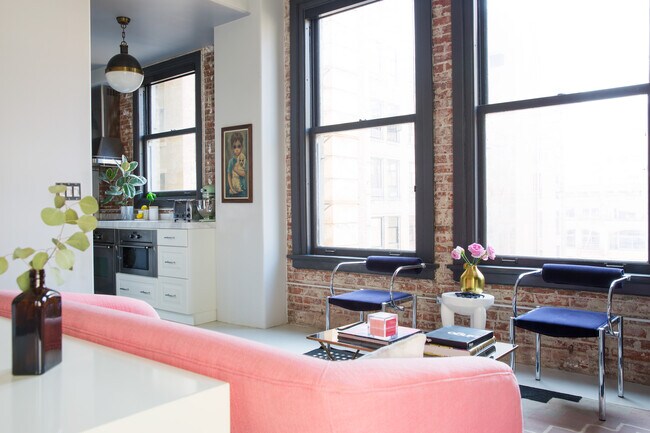 Foto del edificio - 215 W 7th St