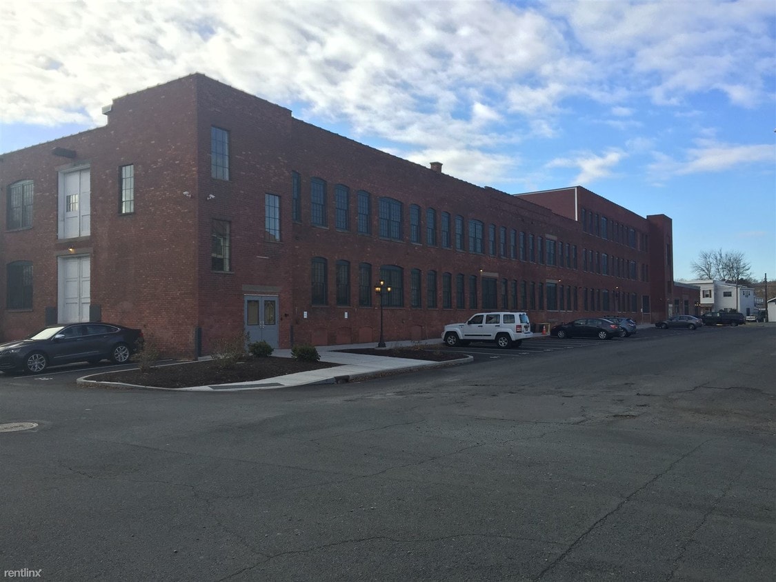 101 1st St, Watervliet, NY 12189 Condo for Rent in Watervliet, NY